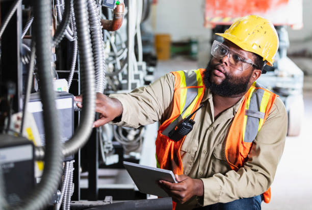 Best Circuit Breaker Repair  in Davenport, IA